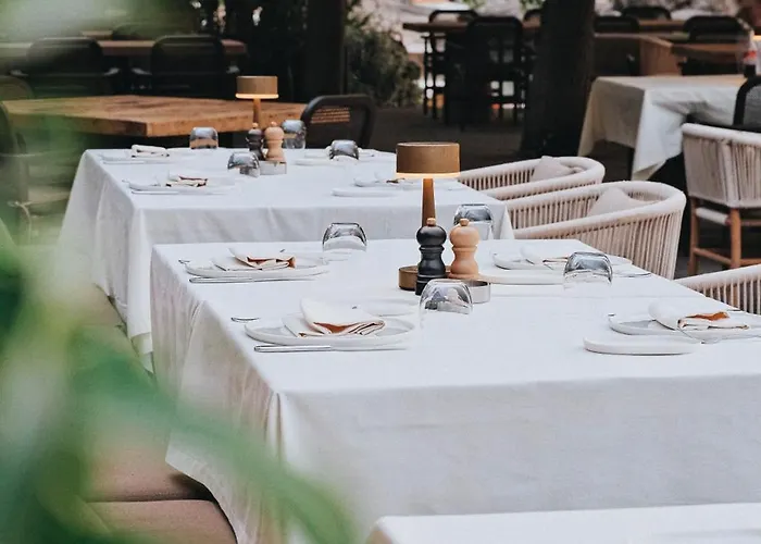 Yazz Collective Hotel *